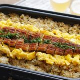 うなぎをまるごとどーん！ ホットプレートで うなたま チャーハン のレシピ 作り方