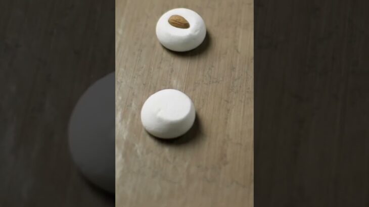 【家事ヤロウのレシピ】材料2つで簡単！マシュマロナッツクッキー 2 Ingredient Marshmallow Nuts Cookies #shorts