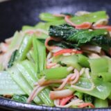 【時短レシピ】カニカマと小松菜サラダ