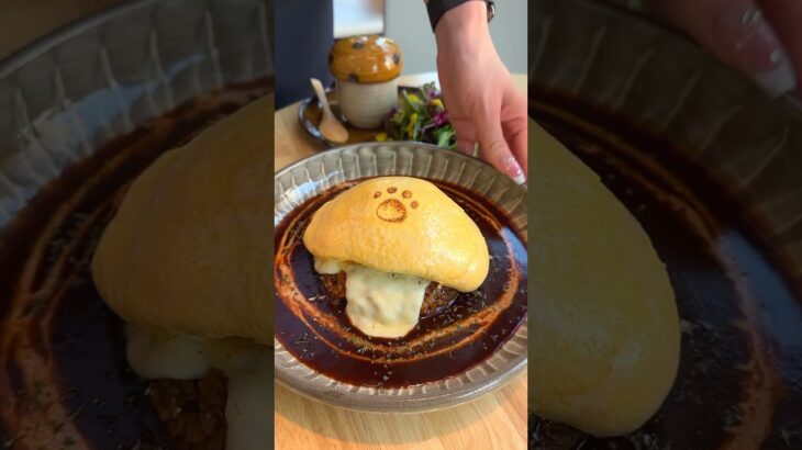 毎日行列ができるハンバーグオムライスのお店🍳カウンターに座ると鉄板でオムレツを作るところを見せてくれる！ #福岡グルメ