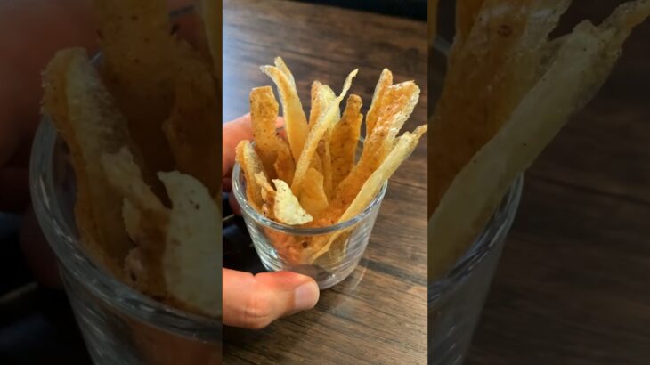 【2500万回再生ポテトレシピ🥔】じゃがいもの皮の美味しさに気づいた〇〇　※注:じゃがいもの芽や緑色になった皮にはソラニンやチャコニンという毒素が多く含まれており食中毒を引き起こす可能性があります！