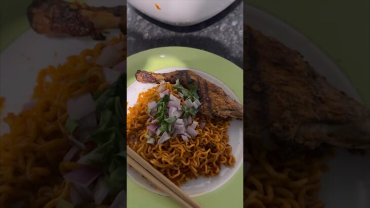 spicy noodles with grilled chicken || spicy noodles recipe #spicy #spicynoodles #grilledchicken