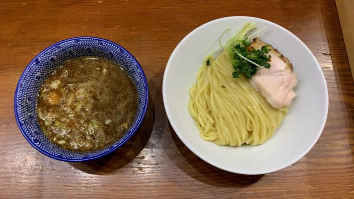 濃厚煮干しつけ麵の人気店「百日紅」(新宿三丁目）