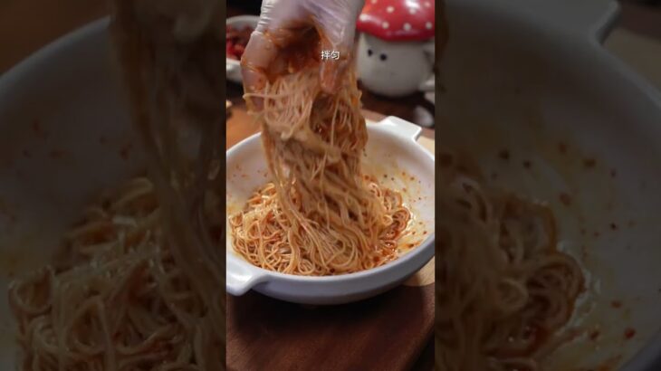 I never thought that the air fryer could also make crispy and delicious crispy noodles. Crispy nood