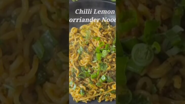 chilli lemon coriander noodles 😋#noodlesrecipe #chikennoodles #food #viralvideo