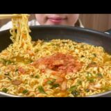 【ASMR】Korean spicy kimch noodles Eating sounds