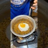 Korean Egg Noodles – Ramyeon 4,000KRW) – Korean Street Food #shortsvideo