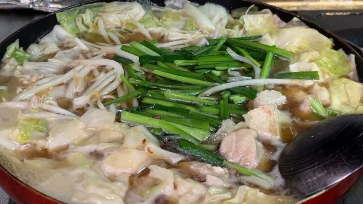 [貧乏飯]節約レシピ！！ホルモン高いから代わりに鶏むね肉でもつ鍋作った！！！