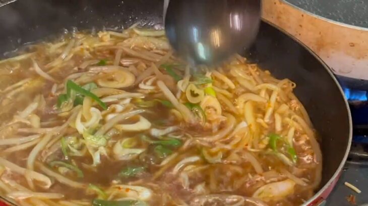 一人暮らし節約レシピ！！うま辛あんかけラーメンの作り方！！！