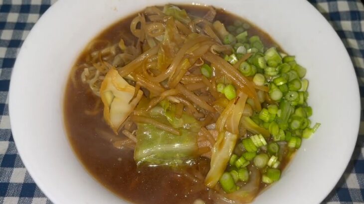 一人暮らし節約レシピ！！豚肉もやしスタミナラーメンの作り方！！！