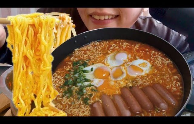 【爆食】辛ラーメンチゲ鍋をひたすら食べる|モッパン|eating|asmr|爆食|Mukbang|食べる音│大食い