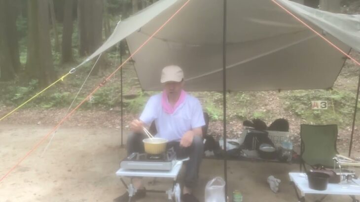 キャンプ🏕️場での、サッポロ一番塩ラーメンは旨いのか？検証動画🎥。陽射しで曇ってる