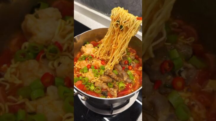 😋#food #cookingshow #noodlerecipe #noodles #asmrcooking #recipe #noodlesrecipe #magginoodles #ramen