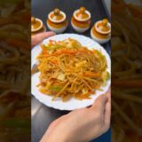 Kya apke bhi ghar esa hi hota hai #shorts #recipe #chowmein #desi #foodforfamilykitchen