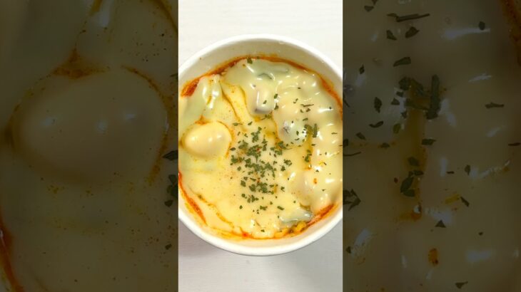 【アレンジ】ミニサイズ辛ラーメン　チーズのせ