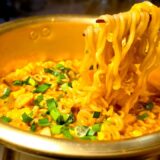 SNSでヤベえバズったインスタントラーメンの食い方がヤバい